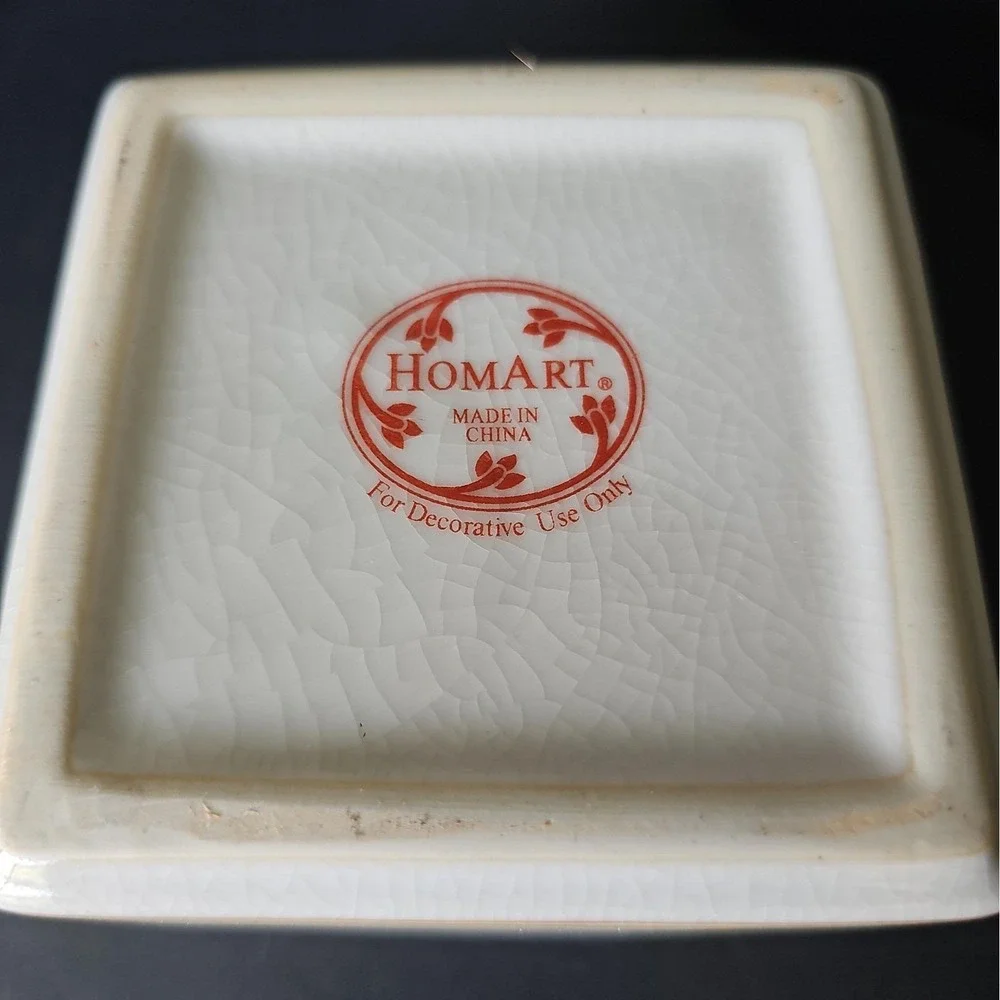 Homart ceramic bee